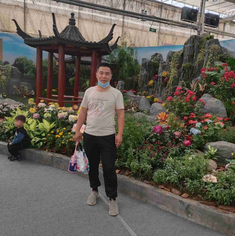 受伤的痴情男的第一张照片--山东认干亲服务网