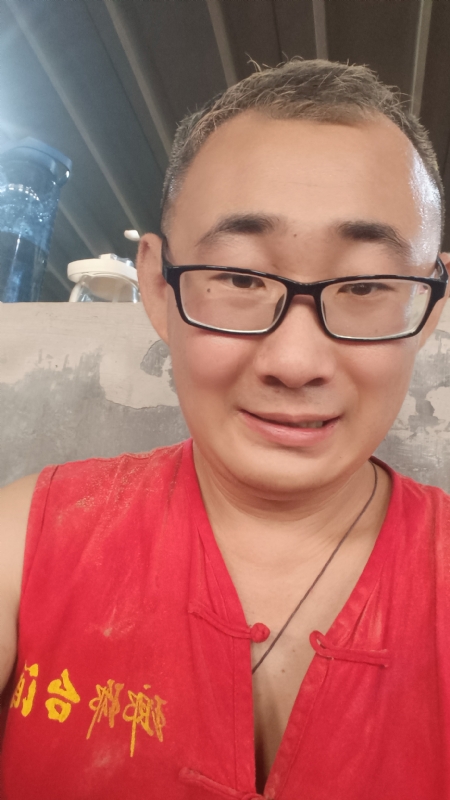 黑黑一笑的第二张照片--山东认干亲服务网