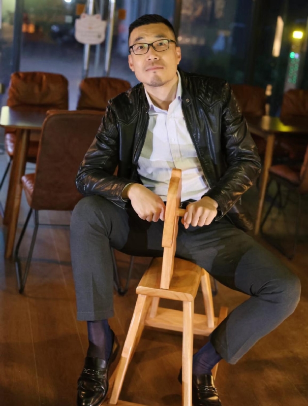 Lee的第二张照片--山东认干亲服务网